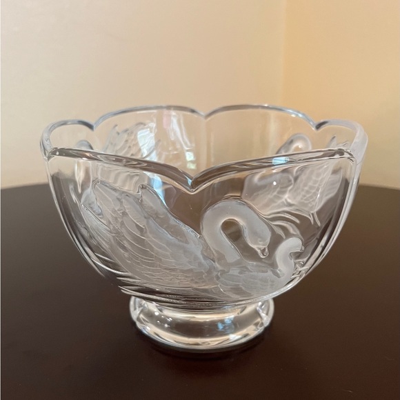 Teleflora Other - Vintage Teleflora Leaded Crystal Frosted Swan Embossed Bowl